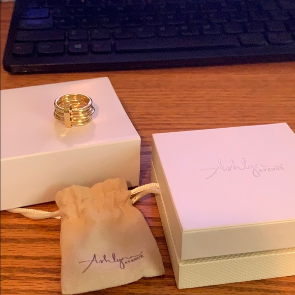 Ring - Picture 1 of 1
